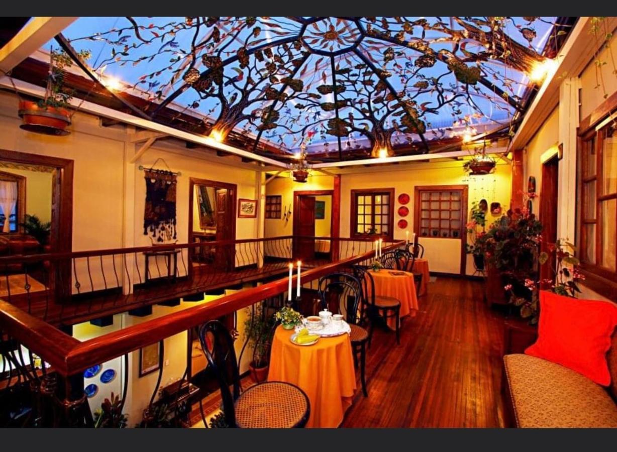 Hotel Cantuna กีโต ภายนอก รูปภาพ
