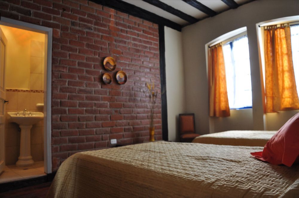 Hotel Cantuna กีโต ภายนอก รูปภาพ