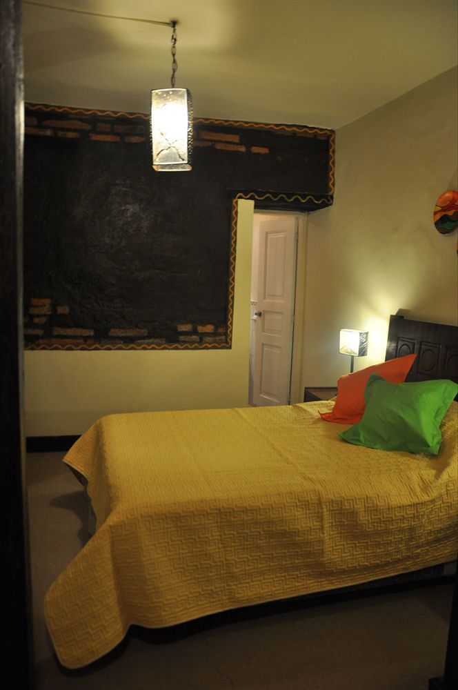 Hotel Cantuna กีโต ภายนอก รูปภาพ