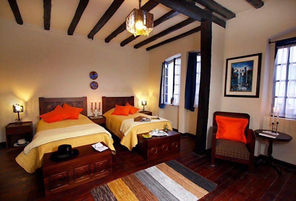 Hotel Cantuna กีโต ภายนอก รูปภาพ